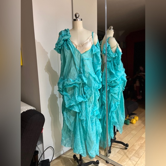 Elegant Backless Turquoise Dress - Picture 8 of 8